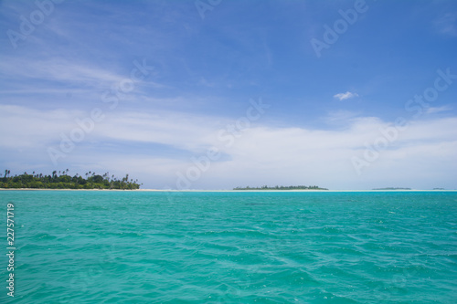 Blue ocean, blue sky, white shore, vacation in tropical island, There are 4 islands in Kayangel state, Palau, Pacific © Hiromi Ito Ame