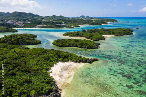 Fototapeta Naklejka Na Ścianę i Meble -  Kabira Bay in ishigaki island in japan