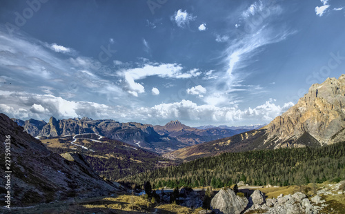 Canazei e la Val di Fassa, con tutte le cime più importanti delle Dolomiti