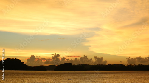 Fototapeta Naklejka Na Ścianę i Meble -  sunset  beach sky 