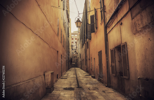 Street in Toulon, Cote dAzur © Ariadna de Raadt