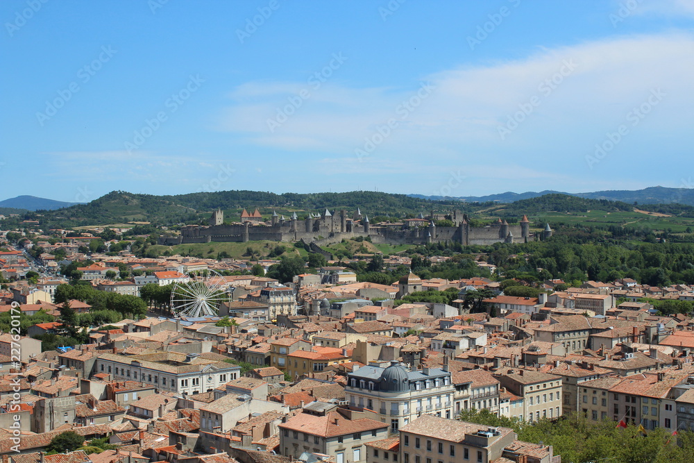 la cité de Carcassonne et la ville neuve