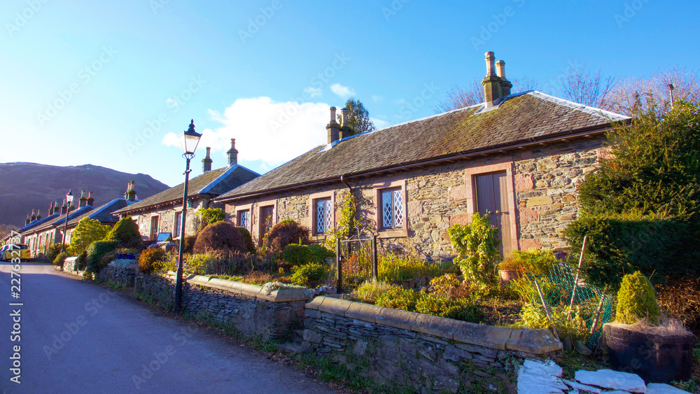 Fototapeta premium Picturesque stone cottages in the village of Luss on the banks of Loch Lomond in Scotland.