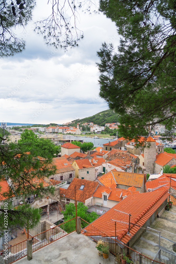 Obraz premium Beautiful summer view on the old town Omis in Croatia.