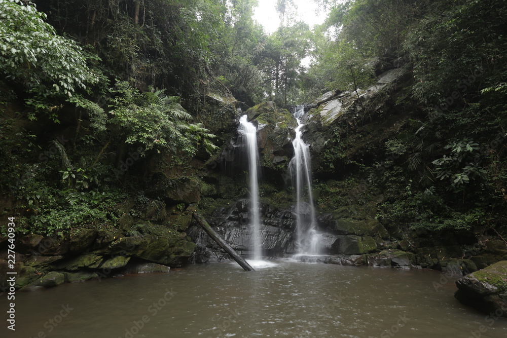 Fototapeta premium Thailand's secret waterfall