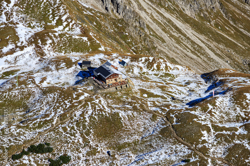 Fiderepasshütte vom Mindelheimer Klettersteig aus fotografiert photo