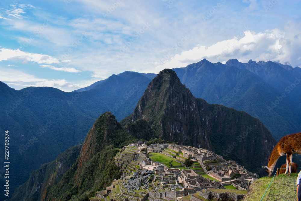 MACHU PICCHU MARAVILLA INCA ANDES CUSCO PERU