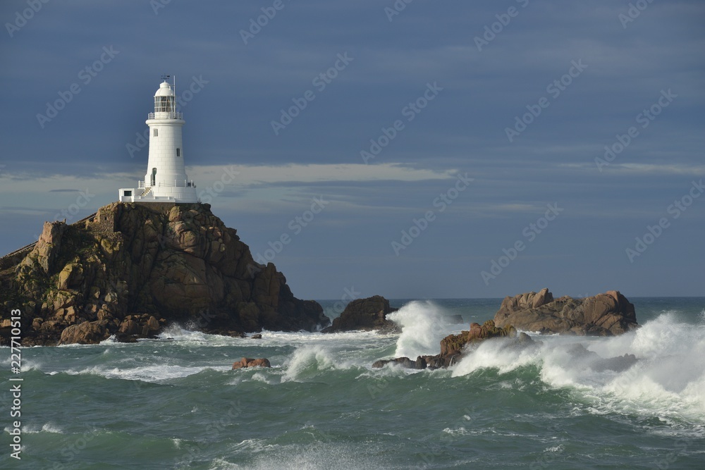 La Corbiere lighthouse, Jersey, U.K.
Telephoto image of a stormy coastal landmark.