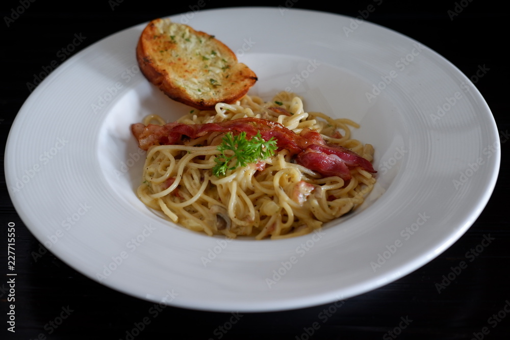 spaghetti carbonara