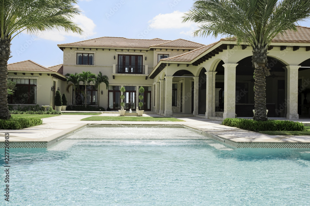 Fototapeta premium swimming pool in house