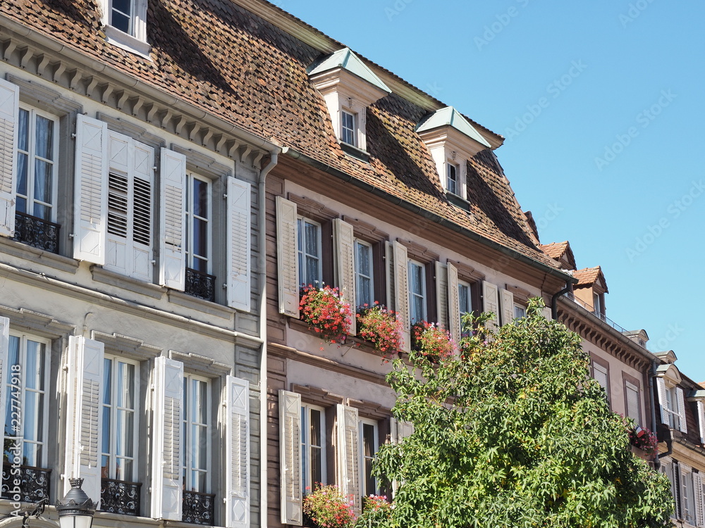 Fototapeta premium Wissembourg - Weißenburg – Weisseburch - im Elsass - mit mittelalterlichem Stadtkern 