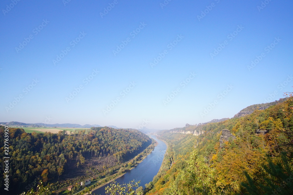 Sächsische Schweiz und Elbe im Herbst