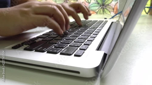 How to use a keyboard on notebook