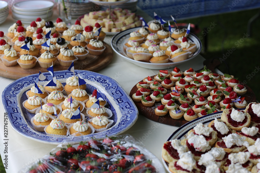 Fototapeta premium Delicious looking summer cakes