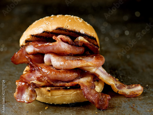 Obraz na płótnie english bacon butty sandwich w salonie