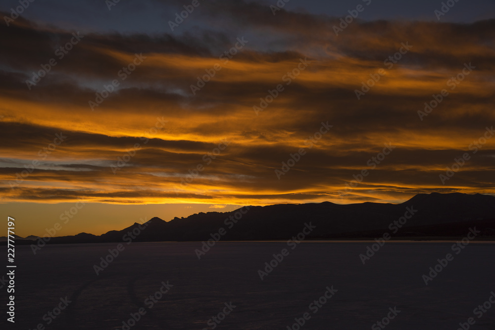 Fototapeta premium Sunset at Salar de Uyuni