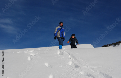 Famiglia sulla neve