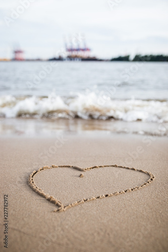 Herz im Sand