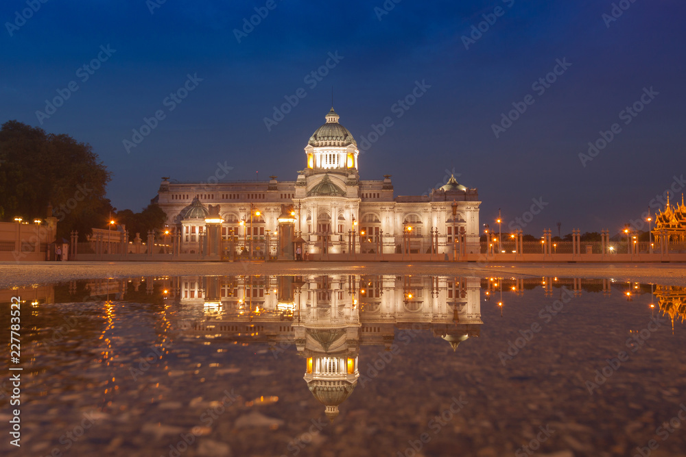 Fototapeta premium Reflection of Anantasamakhom Throne Hall in Bangkok, Thailand.