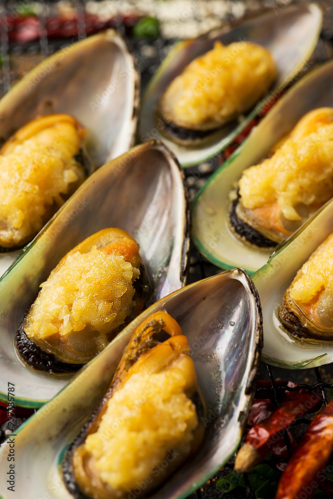 Grilled scallops with cheese Grilled scallops with cheese