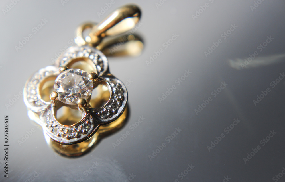 golden diamond pendant in shape of Flower golden diamond pendant in shape of Flower