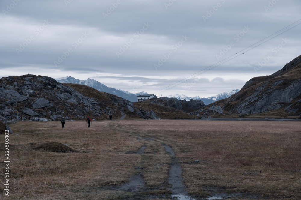Wandern in der Schweiz im Herbst