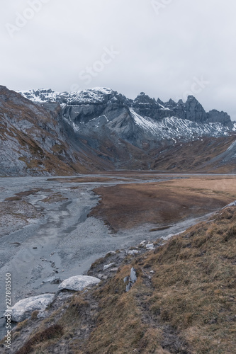 Obraz na płótnie Wandern in der Schweiz im Herbst w salonie