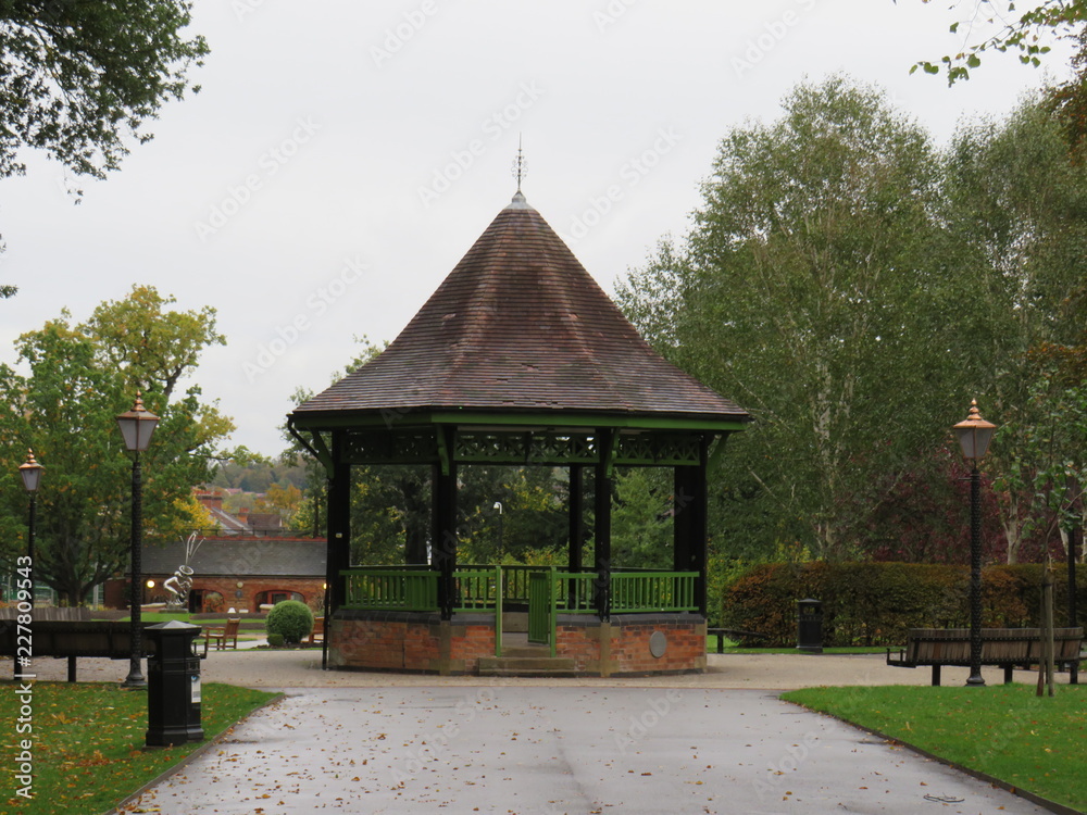 Obraz premium bandstand in a park setting .emp and fun in the parkty space for music