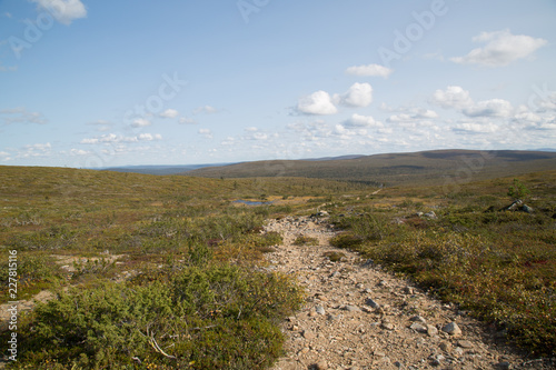 Descent from the Kiilop     direction east into the national park