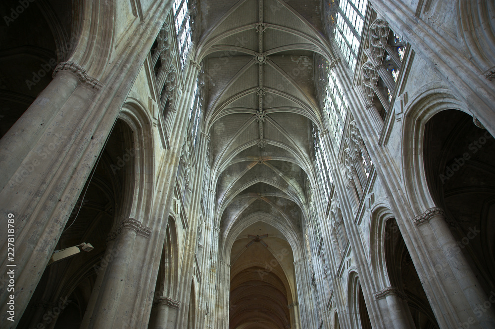 Interior of a Gothic cathedral of Saint Gatien (built between 1170 and 1547), Tours, France