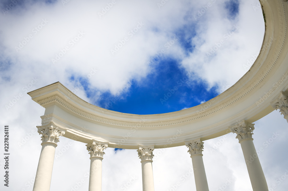 Fototapeta premium portico with columns
