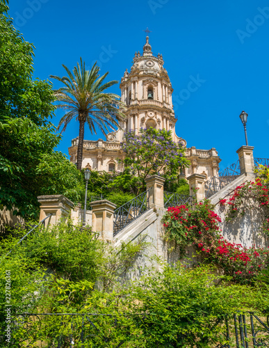 Foto Duomo of San Giorgio in Modica, fine example of sicilian baroque art