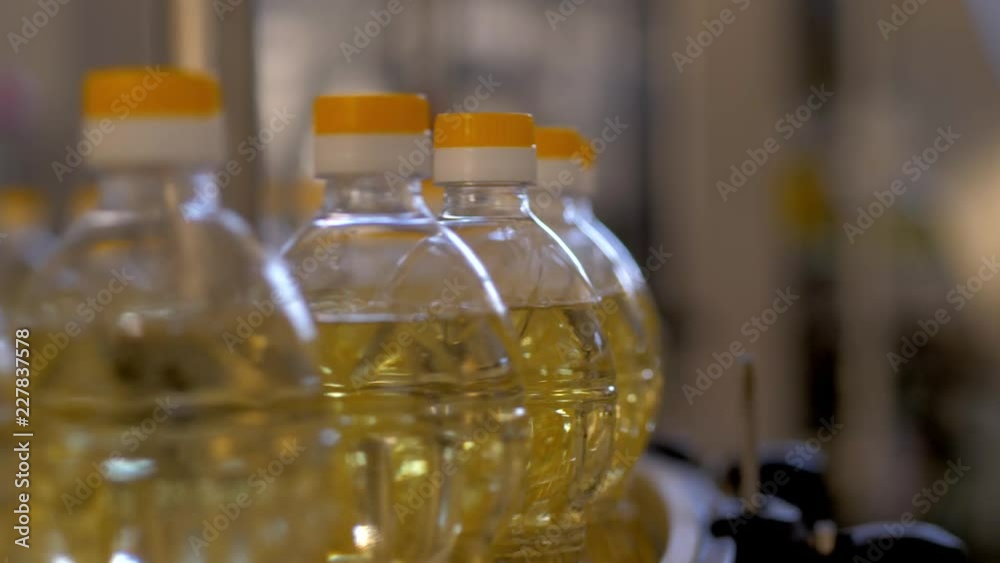 Technology production oil line yellow oil bottle Technology production oil line yellow oil bottle