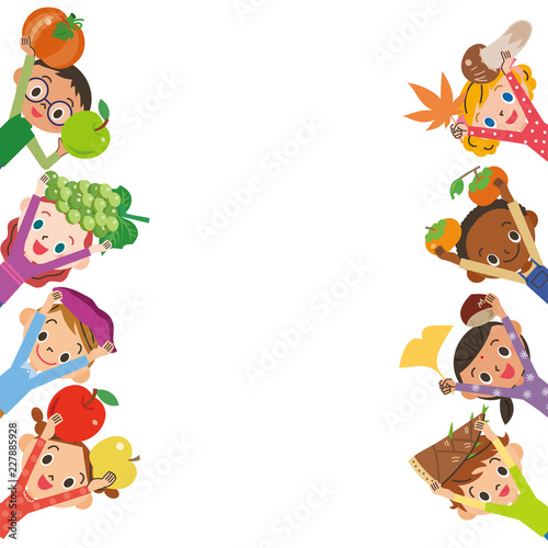 食材の収穫　子供達　上半身 © yoshi5