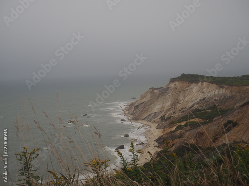 Aquinnah Cliffs bei bewölktem Himmel, Massachusetts photo