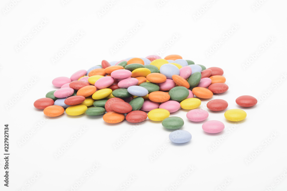 Caramelos de chocolate y colores diversos Caramelos de chocolate y colores diversos