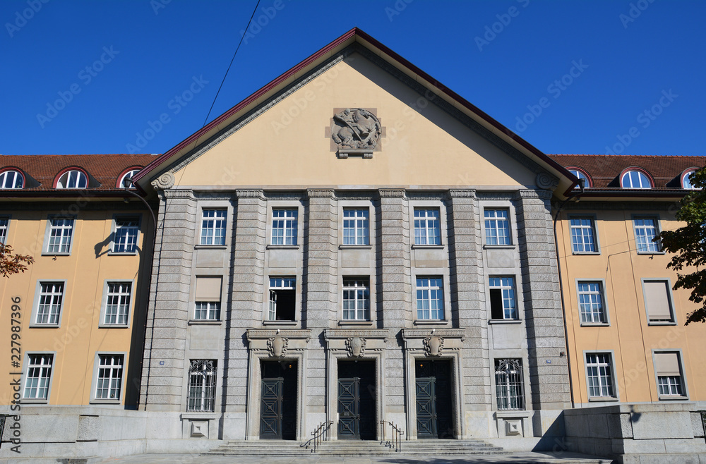 Bezirksgebäude, Zürich