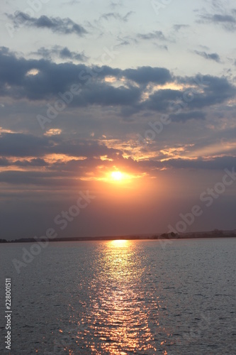 Fototapeta Naklejka Na Ścianę i Meble -  sunset on the river Volga