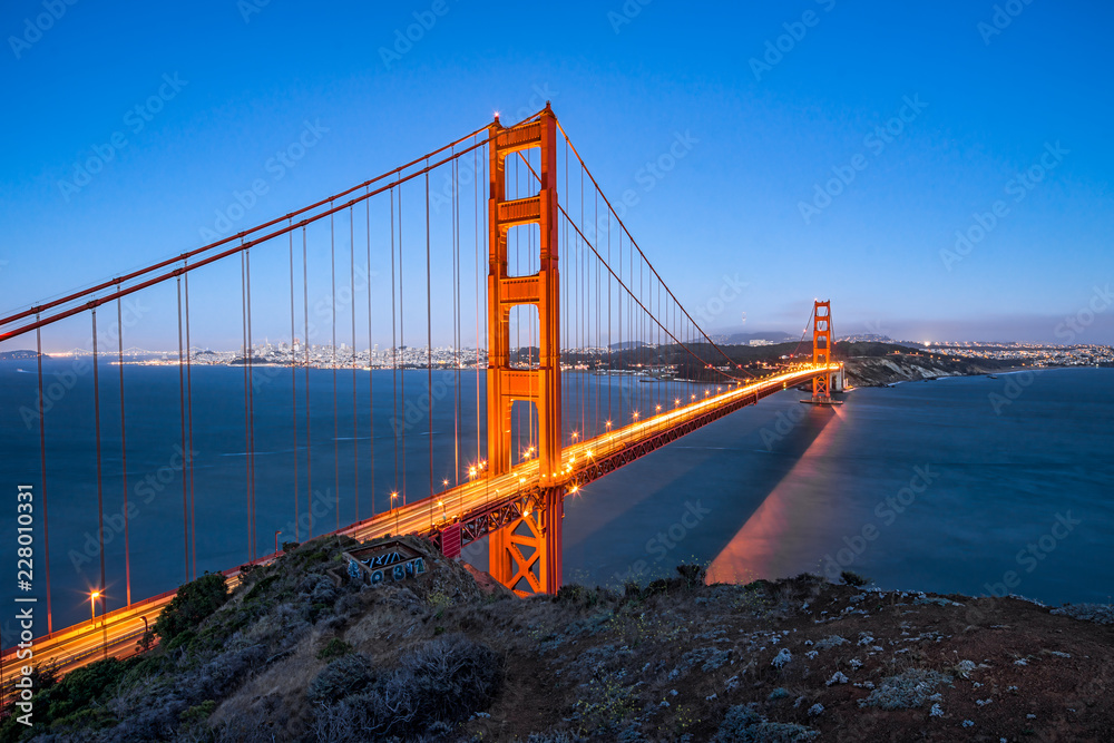 Golden Gate Bridge bei Nacht, San Francisco, USA