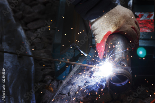 The category of electric welding connecting metal
