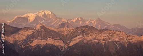 Sunset over the Mont Blanc mountain range in France. This is the highest peak in Europe. © Nicolas Faramaz