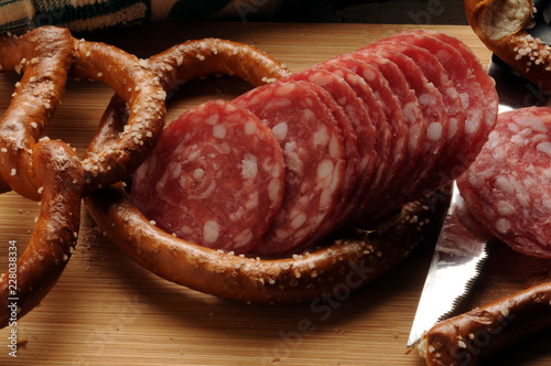 Brezel y salami Pretzel Perec Բրեցել 椒鹽卷餅 ft71112424 Precel בייגלה salame photo