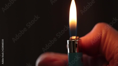 lighter1 (火をつける-ライター)