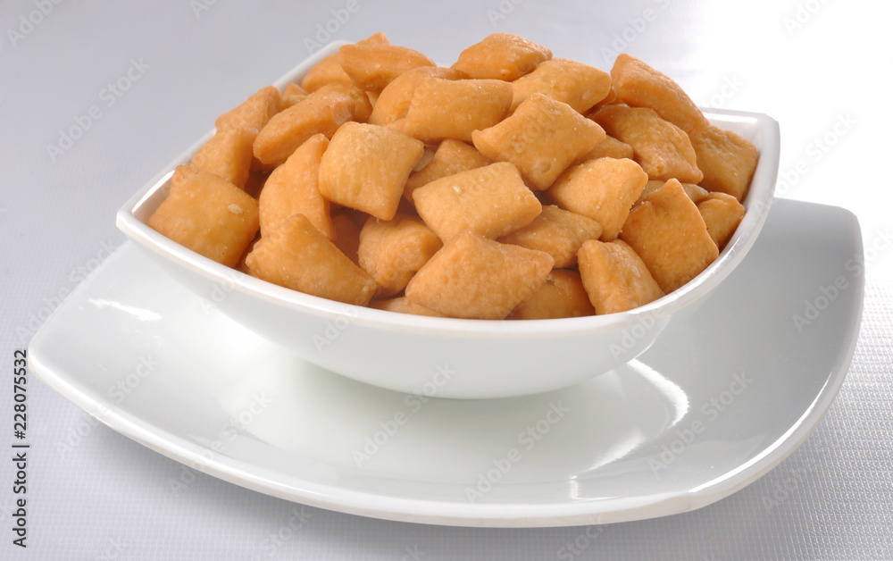 Shakar Para / Namak Para, a popular Indian snack enriched with carbofydrates and an instant source of energy as well. Shakar Para / Namak Para, a popular Indian snack enriched with carbofydrates and an instant source of energy as well.