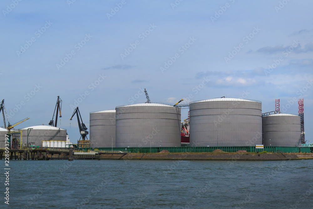 Oil and gas tank in the refinery. Oil and gas tank in the refinery.