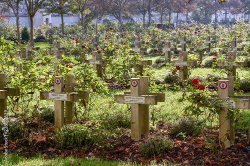 Cimetière de Vaugirard / Tranchée des Invalides / Paris XV photo