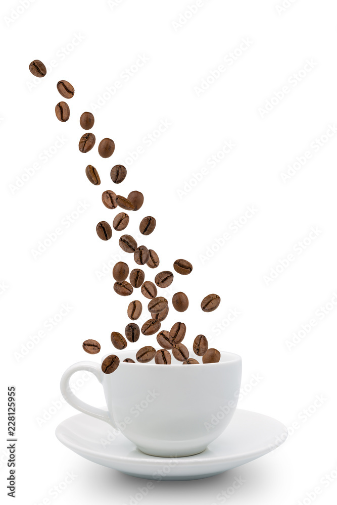 Obraz premium coffee beans falling into cup