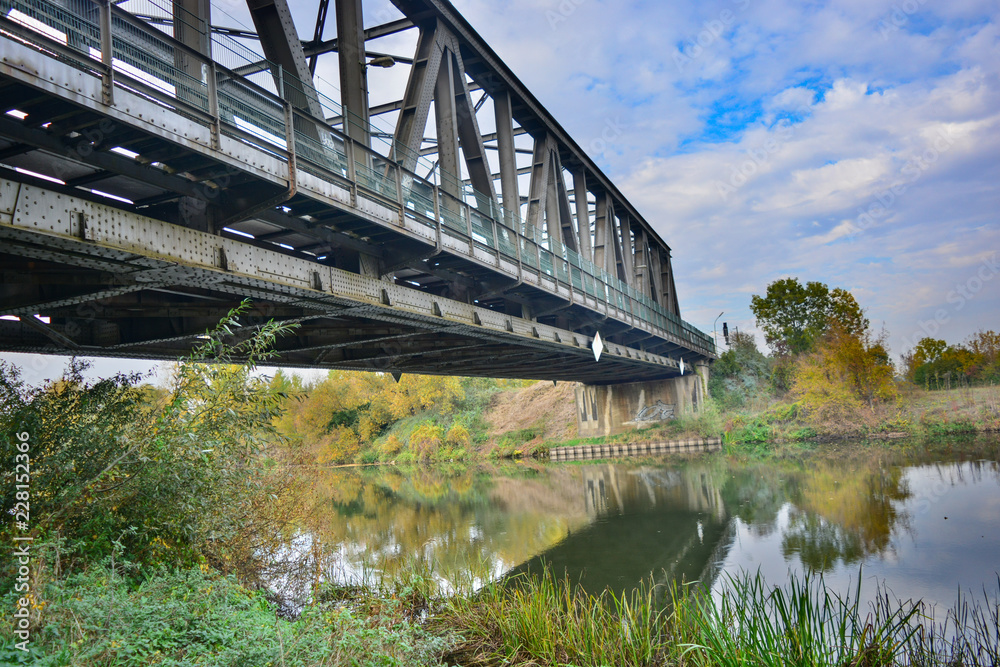 Brücke über Fluß Brücke über Fluß