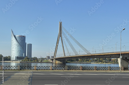 Fototapeta Naklejka Na Ścianę i Meble -  Bridge through the Daugava in Riga