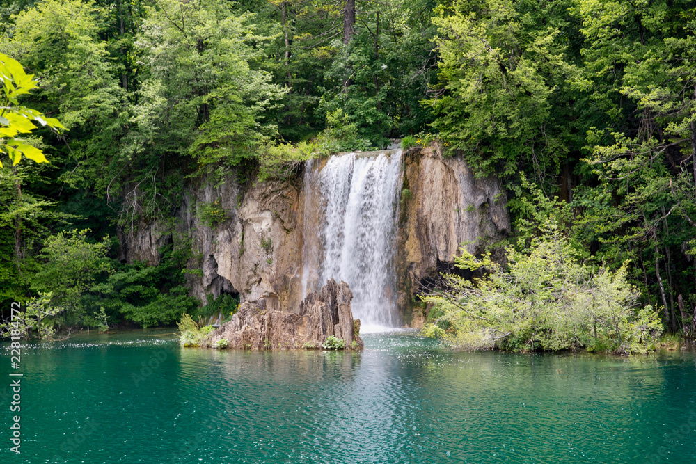 Fototapeta wodospad w parku narodowym Plitvice